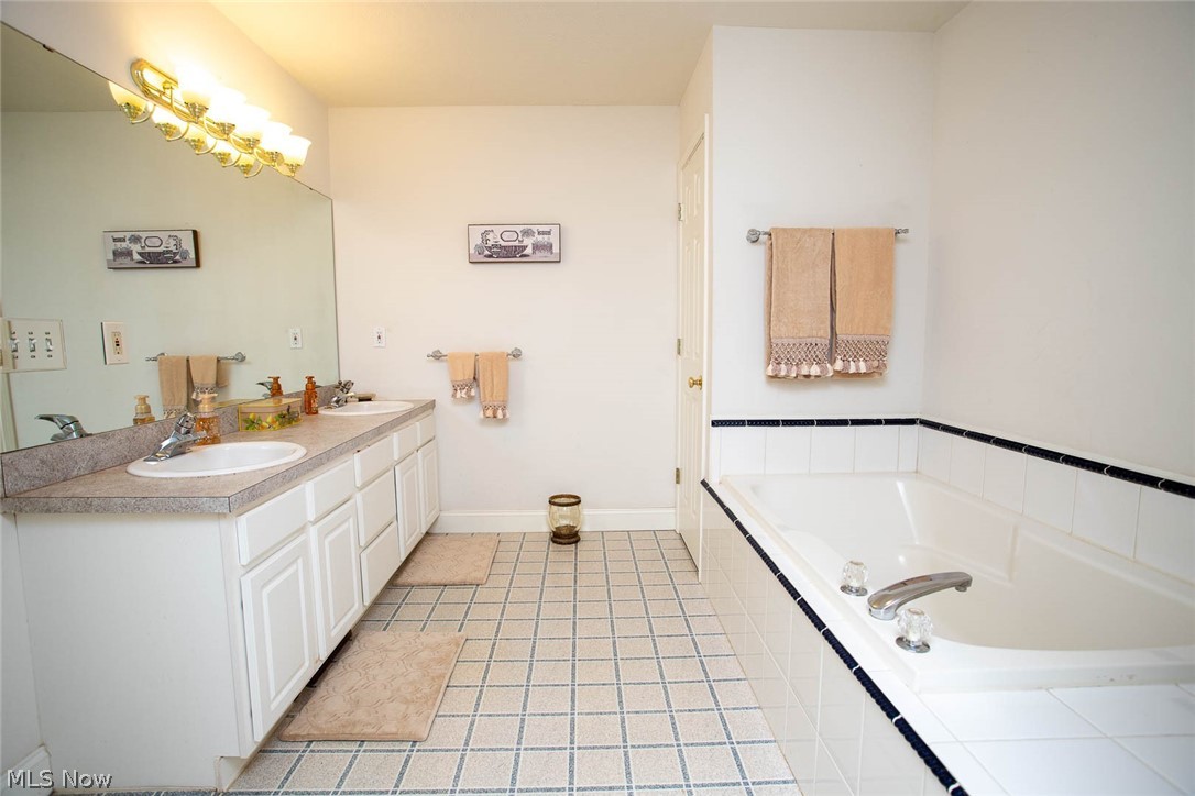 Thousand Oaks Estate Sub - Residential