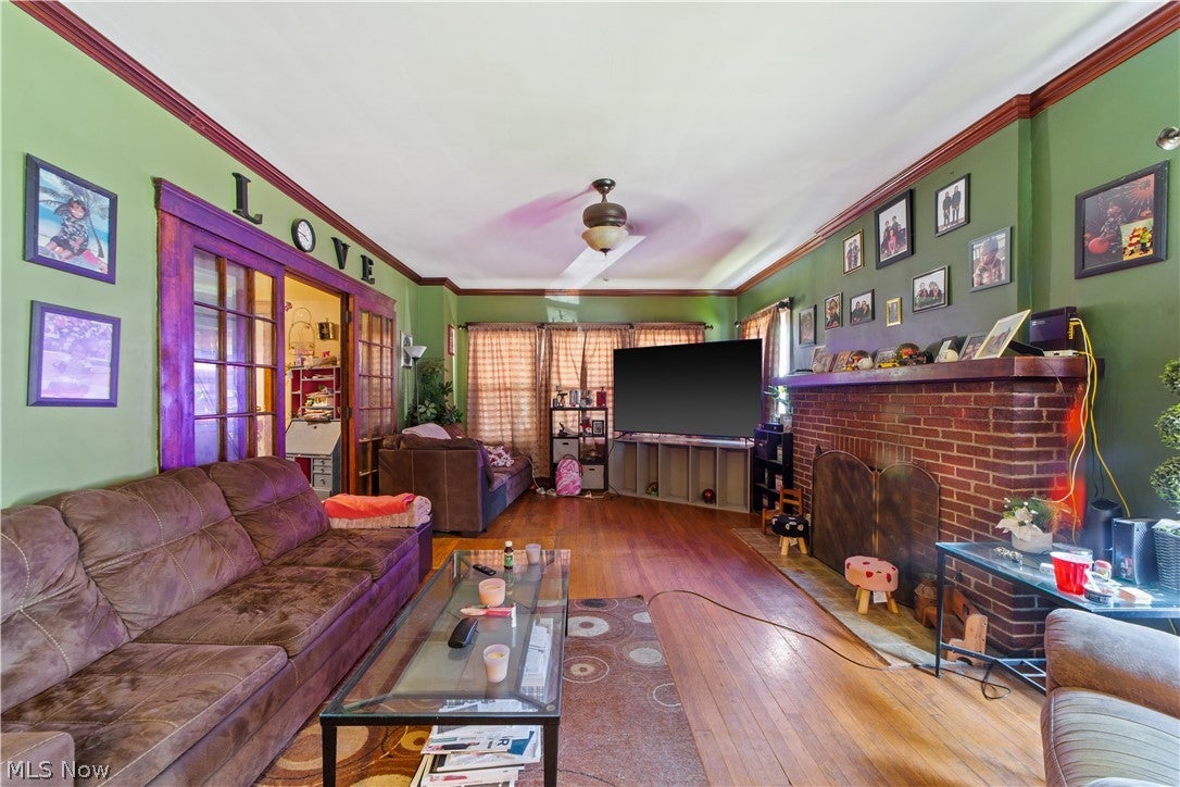 1202 Middle Avenue