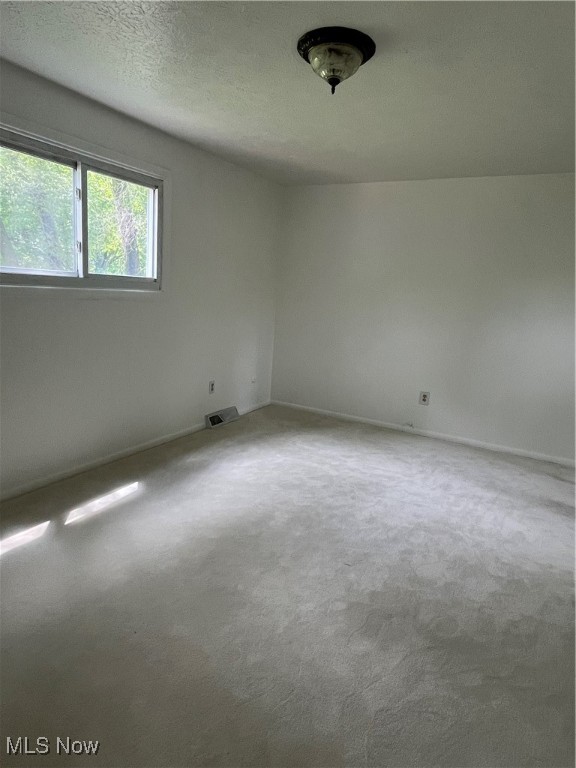 10053 Ridgewood Drive, Twinsburg, Ohio image 9