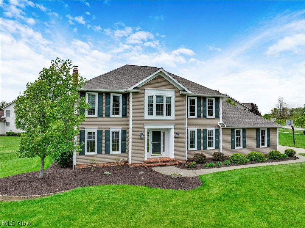 Photo of 10172 Bissell Drive, Twinsburg, OH 44087 (MLS # 5208145)
