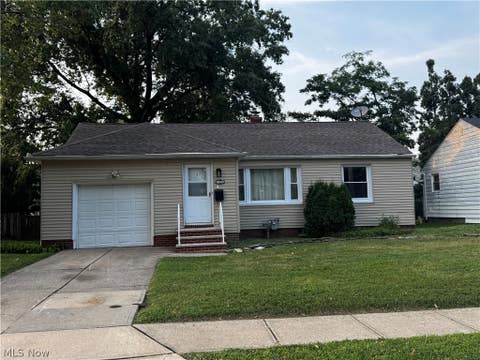 Tiny photo for 30107 Thomas Street, Willowick, OH 44095 (MLS # 5236831)