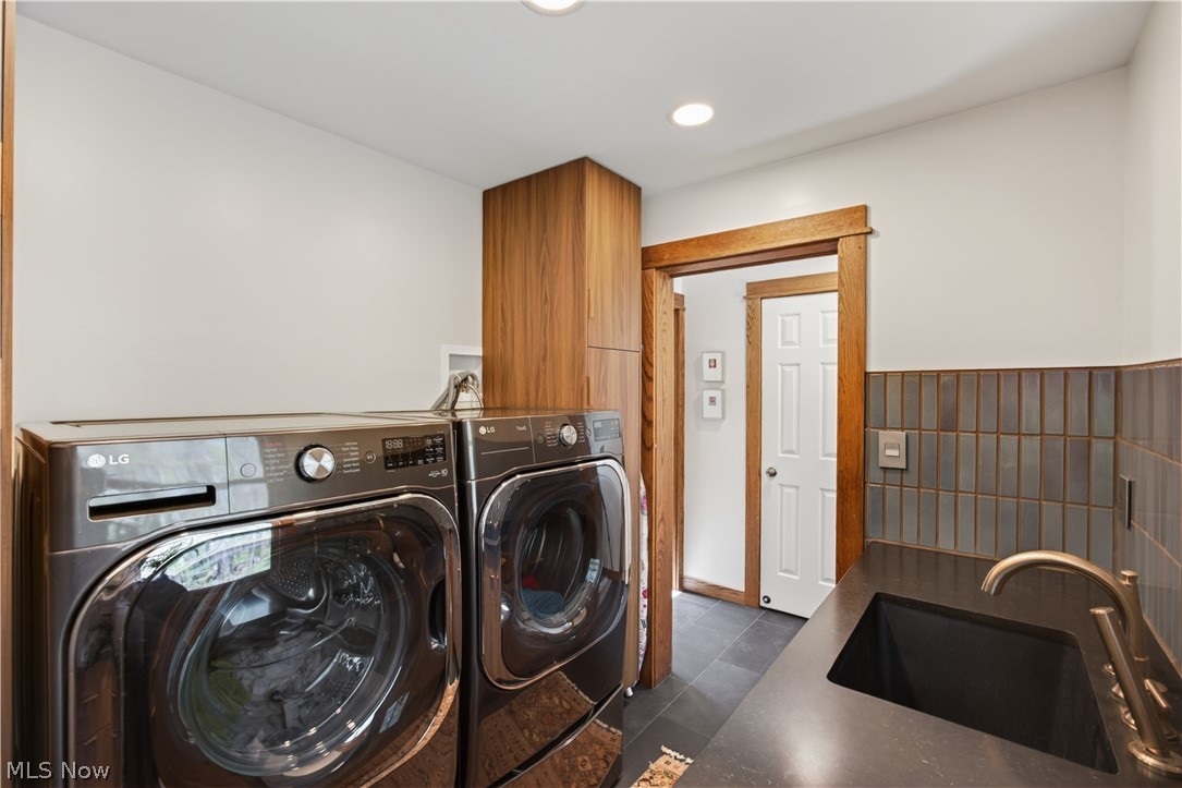 Roy & Pauline E Browns Woodcr - Residential