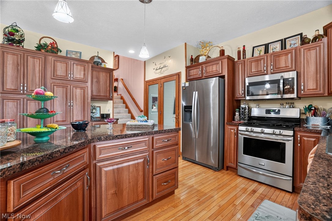 12 Lake Breeze Drive