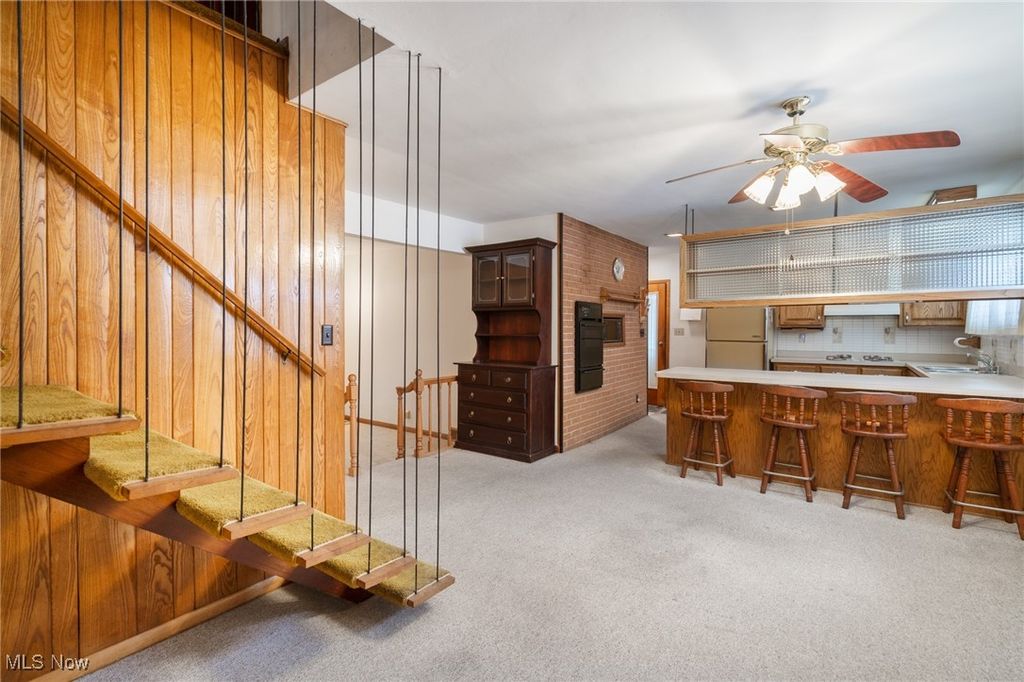 Photo of 401 Louisiana Avenue, Elyria, OH 44035 (MLS # 5185446)