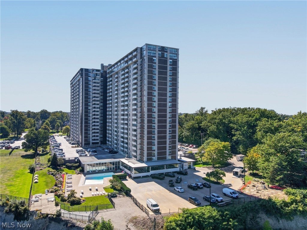 12900 Lake Avenue 1414