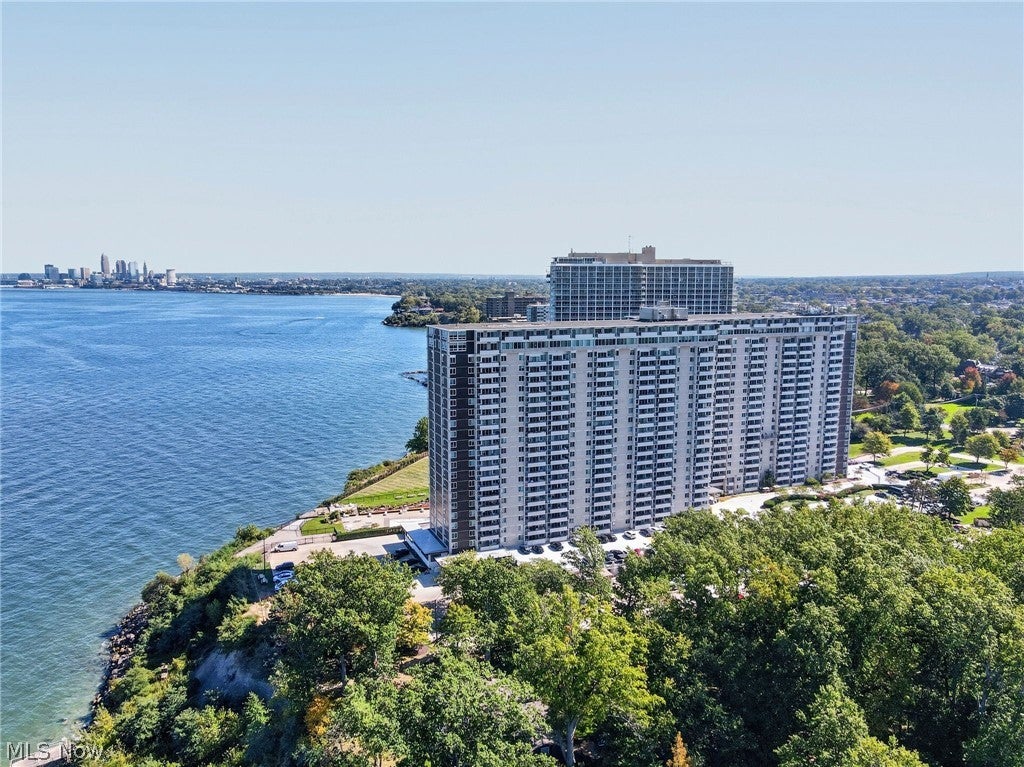 12900 Lake Avenue 1414