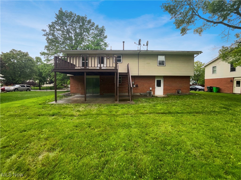 2568 Celia Drive, Stow, Ohio image 8