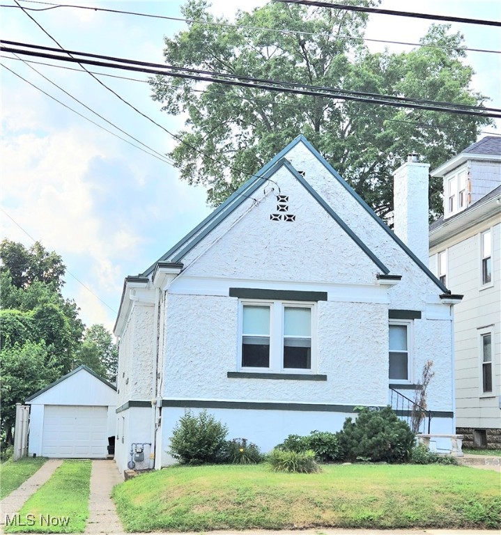 3303 Hemlock Street