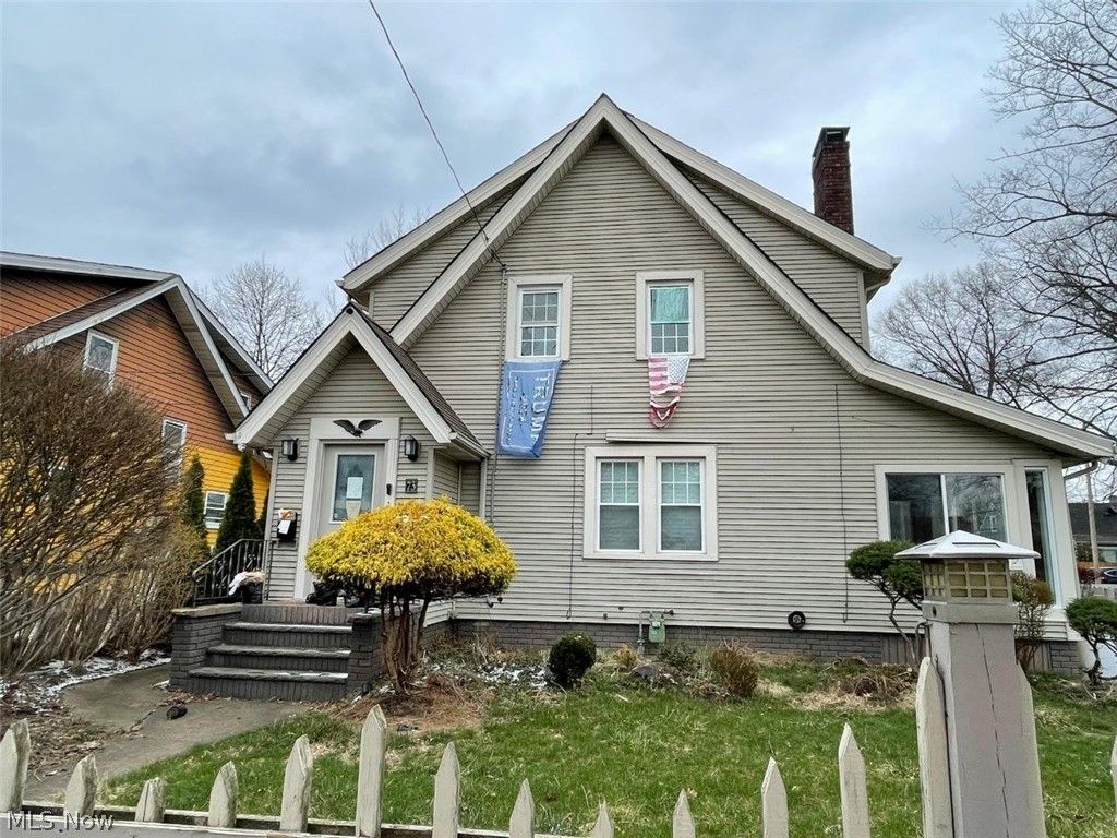Photo of 73 W Burns Avenue, Akron, OH 44310 (MLS # 5211706)