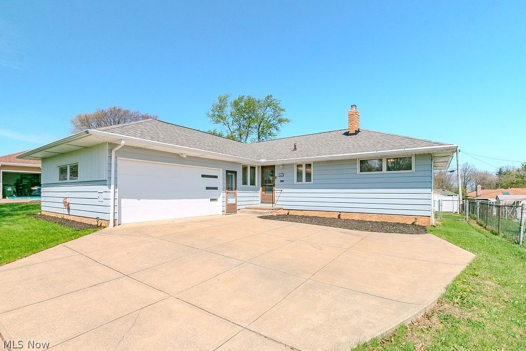 Photo of 2784 Burden Drive, Parma, OH 44134 (MLS # 5201959)