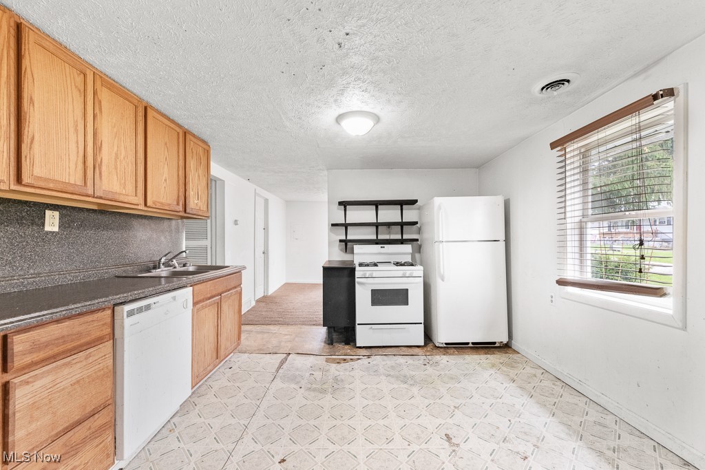 11368 Homestead Avenue, Alliance, Ohio image 6