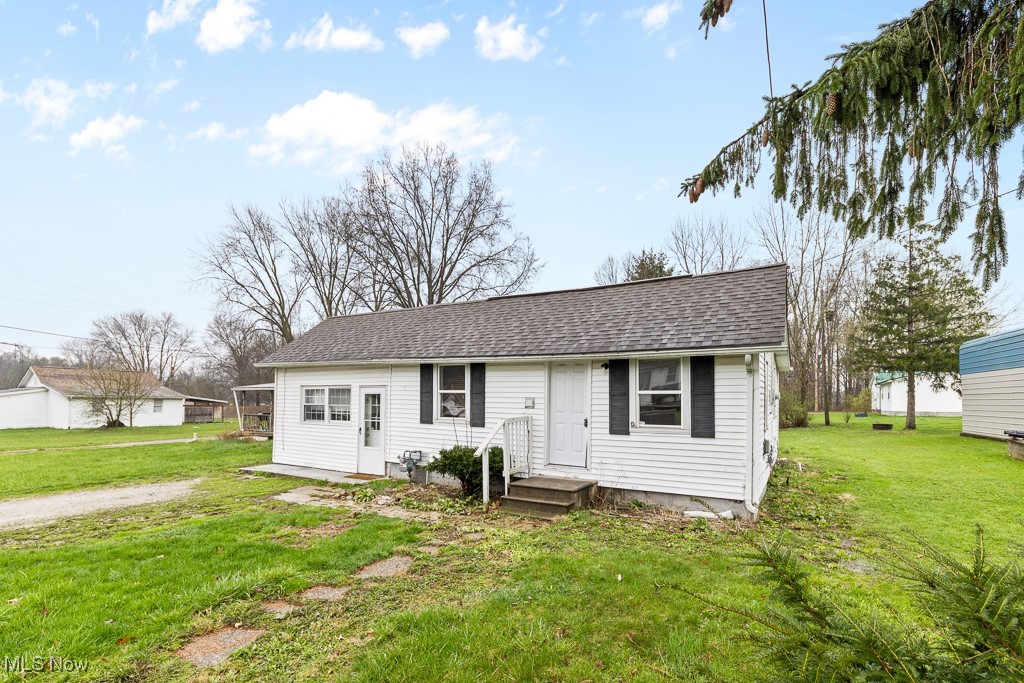 11368 Homestead Avenue, Alliance, Ohio image 3