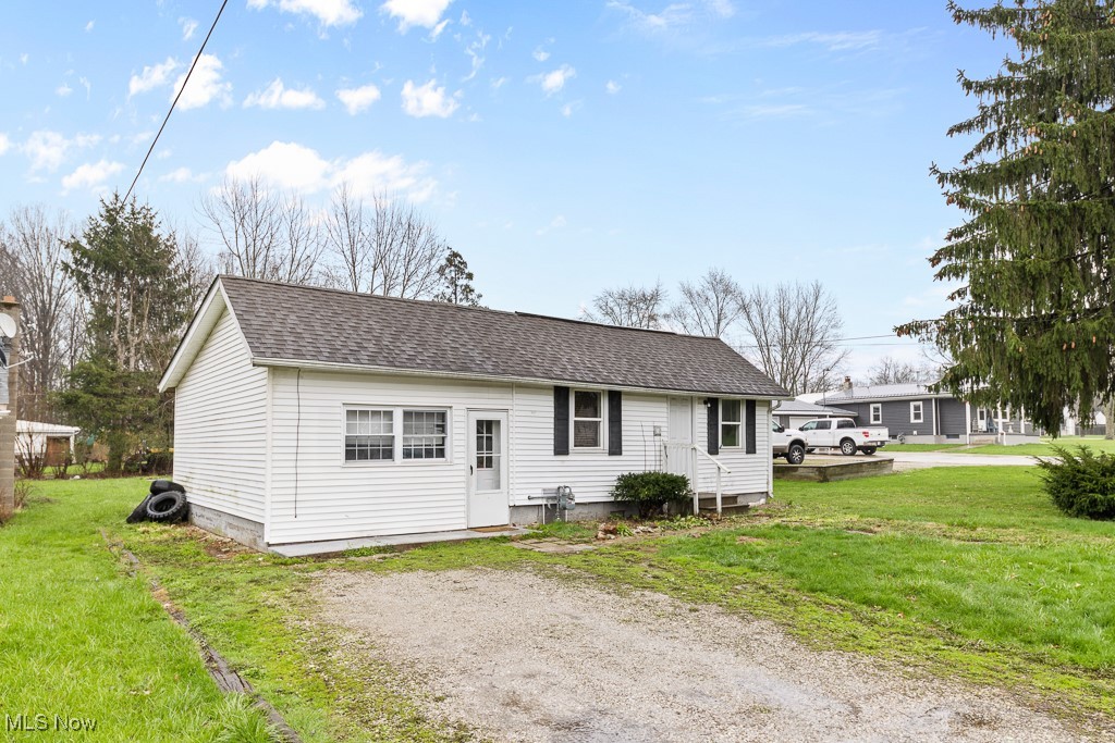 11368 Homestead Avenue, Alliance, Ohio image 20