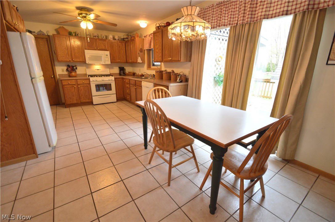 Carrousel Corners 1 - Residential