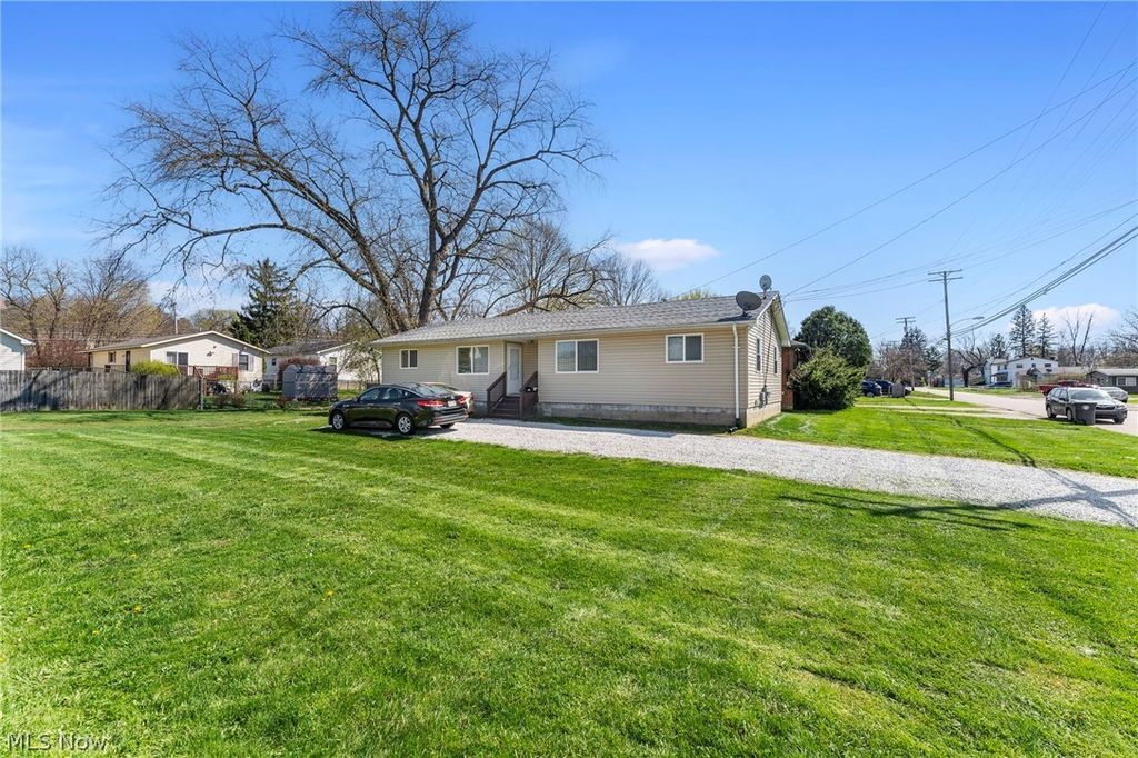 Photo of 1265 Nome Avenue, Akron, OH 44320 (MLS # 5199900)