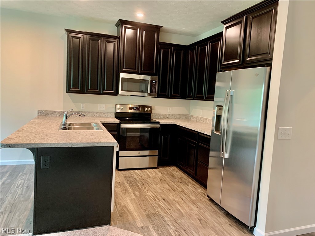 Meadow Run Towns - Residential Lease