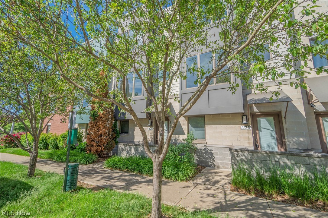 Henry Wicks - Residential