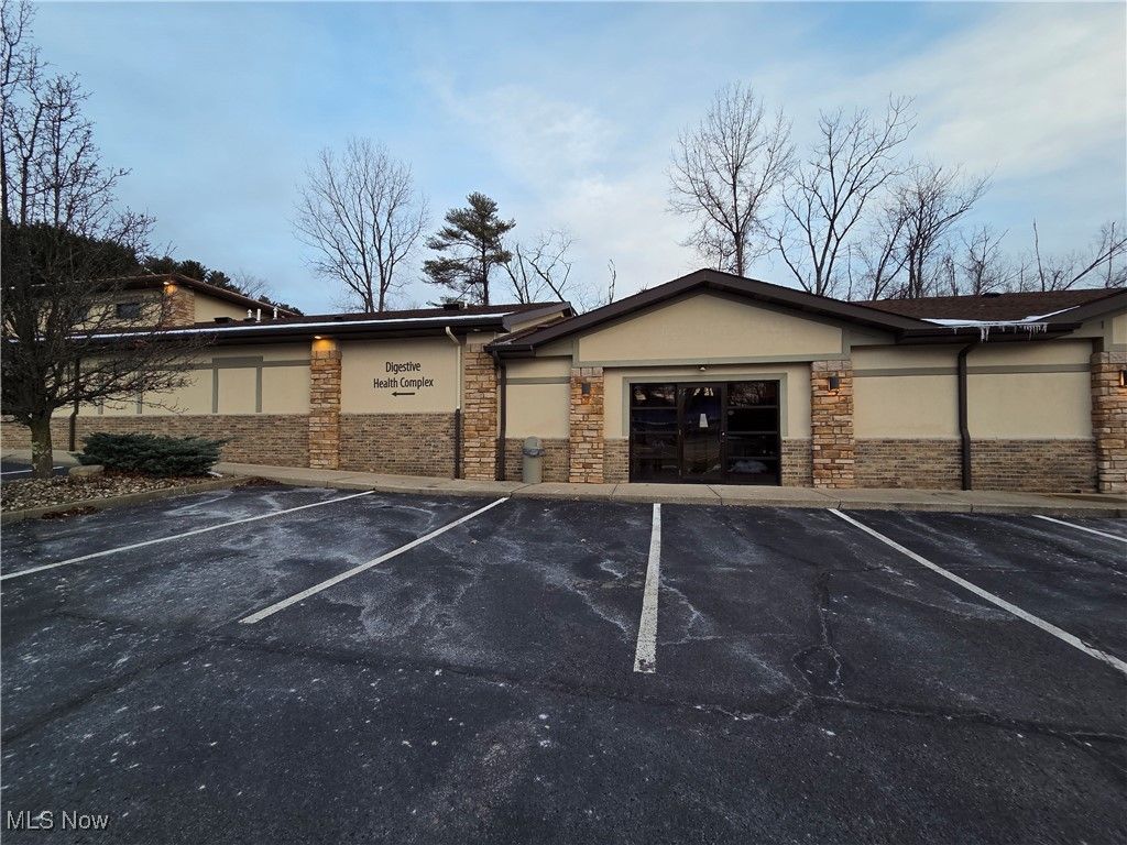 Photo of 304 W Main Street, St Clairsville, OH 43950 (MLS # 5177316)