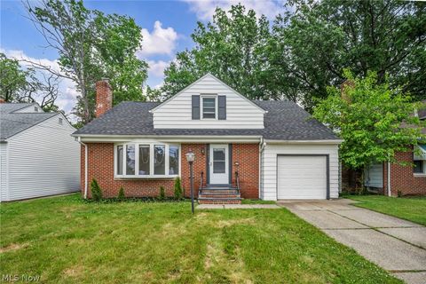 Homes For Sale - 421 E 255th St<br/> Euclid, OH 44132