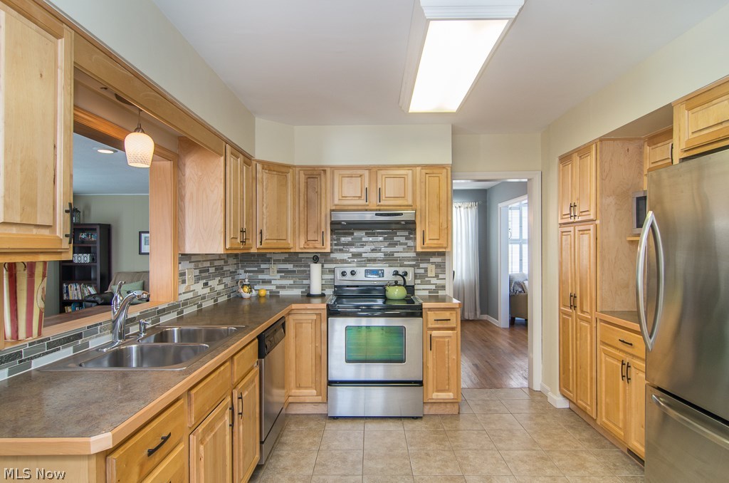 Wm T Arnos Belvoir Fairmount - Residential