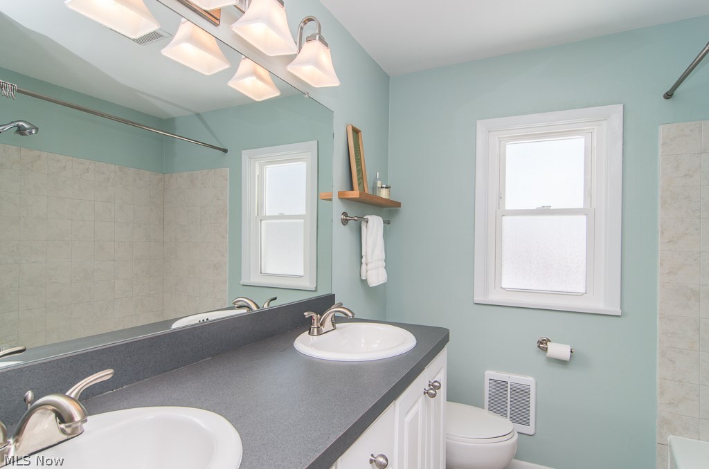 Wm T Arnos Belvoir Fairmount - Residential