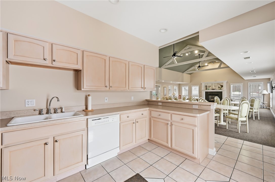 Lake Milton Condo Garage 03a - Residential