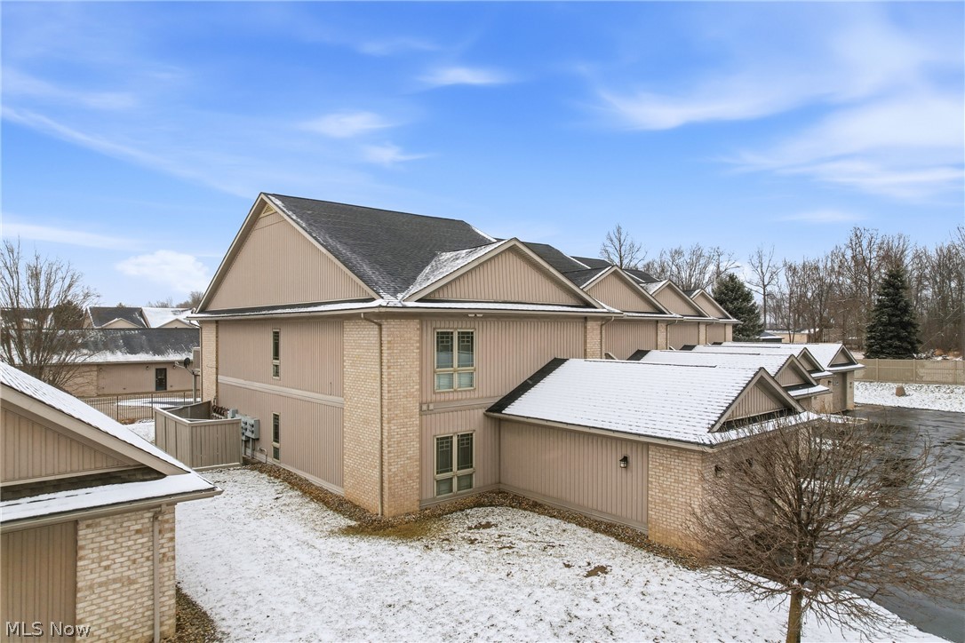 Lake Milton Condo Garage 03a - Residential