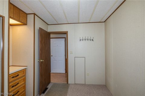 Tiny photo for 61 Parkway Street, Olmsted Falls, OH 44138 (MLS # 5189308)