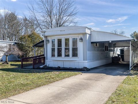 Tiny photo for 61 Parkway Street, Olmsted Falls, OH 44138 (MLS # 5189308)