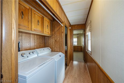 Tiny photo for 61 Parkway Street, Olmsted Falls, OH 44138 (MLS # 5189308)