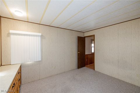 Tiny photo for 61 Parkway Street, Olmsted Falls, OH 44138 (MLS # 5189308)