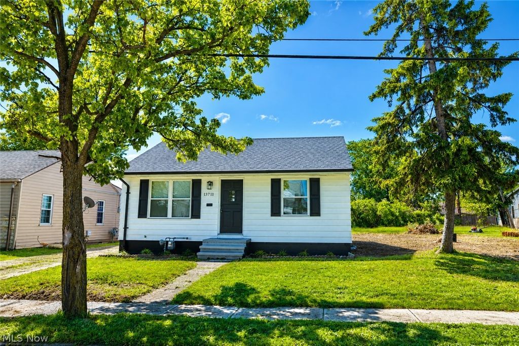 Photo of 13711 Bennington Avenue, Cleveland, OH 44135 (MLS # 5210583)