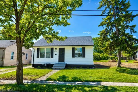 Photo of 13711 Bennington Avenue, Cleveland, OH 44135 (MLS # 5210583)