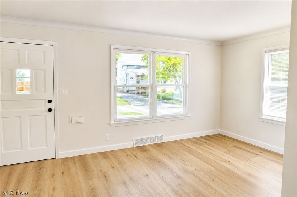 Photo of 13711 Bennington Avenue, Cleveland, OH 44135 (MLS # 5210583)