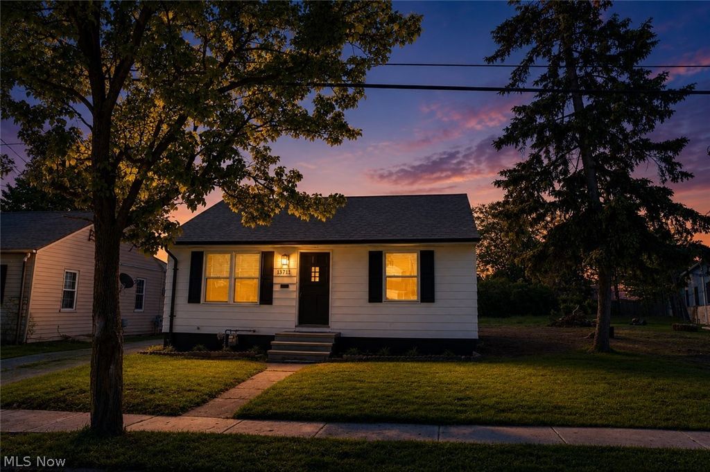 Photo of 13711 Bennington Avenue, Cleveland, OH 44135 (MLS # 5210583)