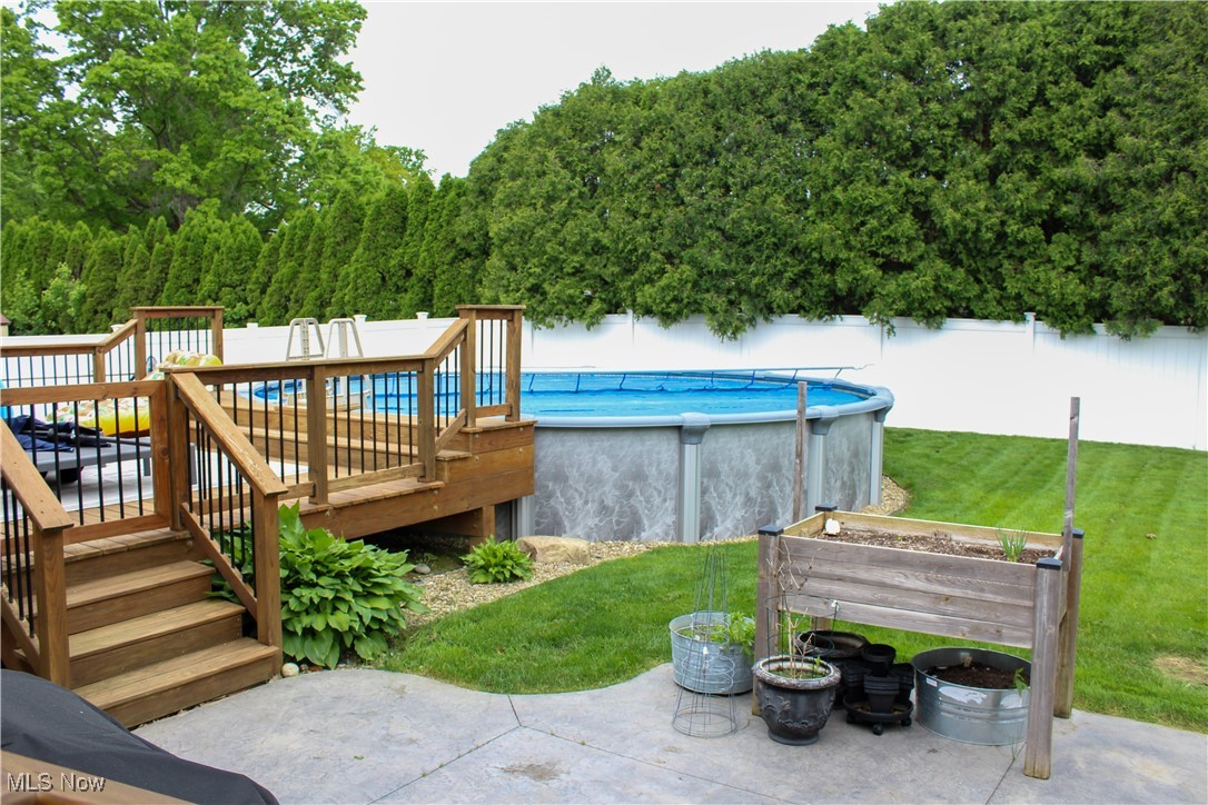 1647 Hagey Drive, Barberton, Ohio image 20
