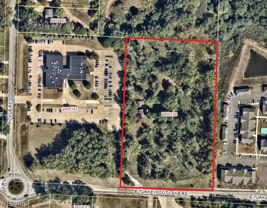 *  CITY OF GREEN COMMERCIAL LOCATION.
*  ZONED (I-1) LIGHT INDUSTRIAL FOR MULTI-PURPOSE USE.
*   TREED 6.8 ACRE PARCEL IS 400 X 700. 
* GREAT 400' FRONTAGE FOR ANY RETAIL, OFFICE, FRANCHISE OR BUSINESS LOOKING FOR THE PERFECT LOCATION IN A FAST                                     GROWING AREA.
*  TWO STORY HOUSE W GARAGE AND SHED ARE ALSO ON THE PROPERTY. HOUSE NEEDS WORK.
*  PUBLIC UTILITIES
*  DAILY TRAFFIC 12,382 (2025)