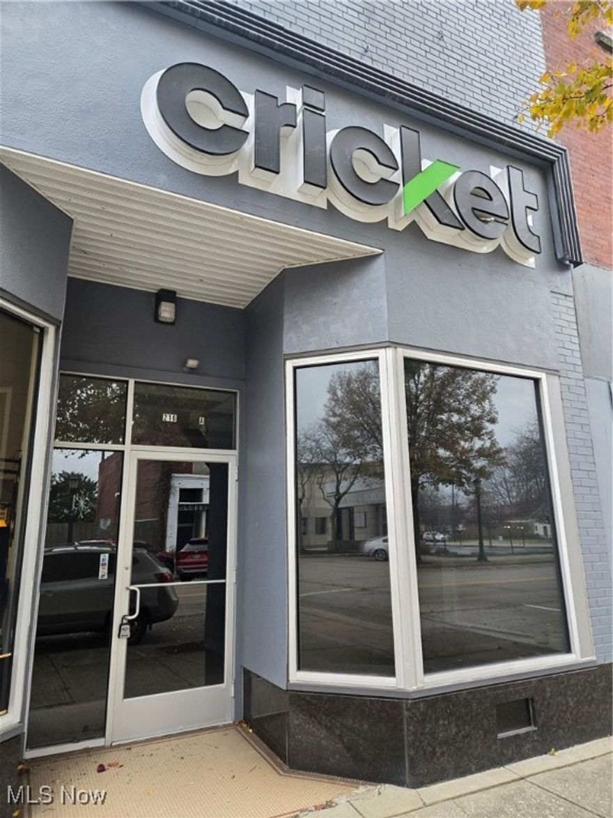 Retail office space for lease on Main St in Conneaut OH. In an area close to City Hall, Insurance agencies, law offices, flooring stores, pharmacy and grocery store. Solid traffic counts and good visibility.