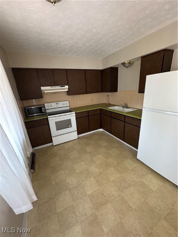 East Akron Terrace - Residential Lease
