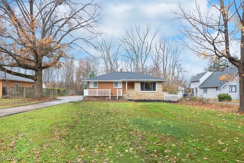 6670 Middlebrook Boulevard, Middleburg Heights, OH 44130 - #: 5086615