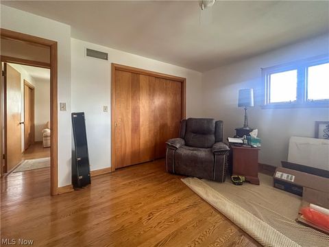 Tiny photo for 1011 Park Circle, Girard, OH 44420 (MLS # 5203272)