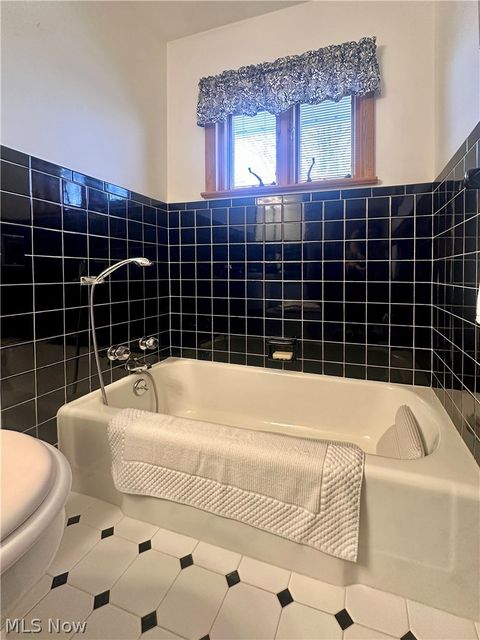 Tiny photo for 1011 Park Circle, Girard, OH 44420 (MLS # 5203272)