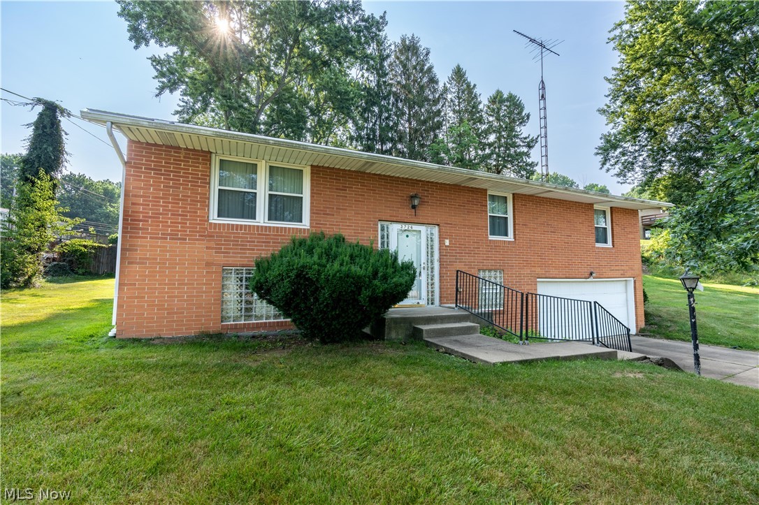 Photo 1 of 31 — 3726 Whitehouse Avenue NW, Canton, OH 44709