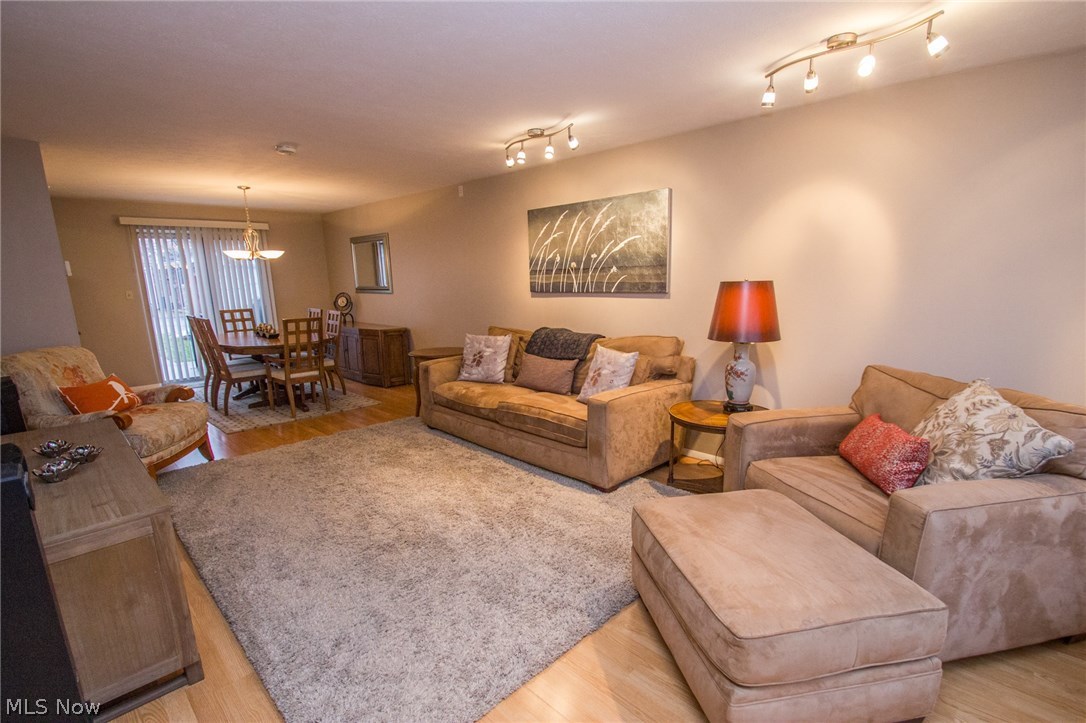 Colebrook Twnhse Condo - Residential