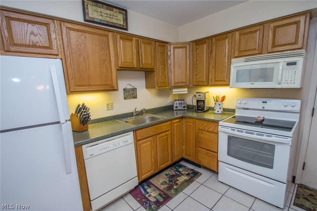 Colebrook Twnhse Condo - Residential