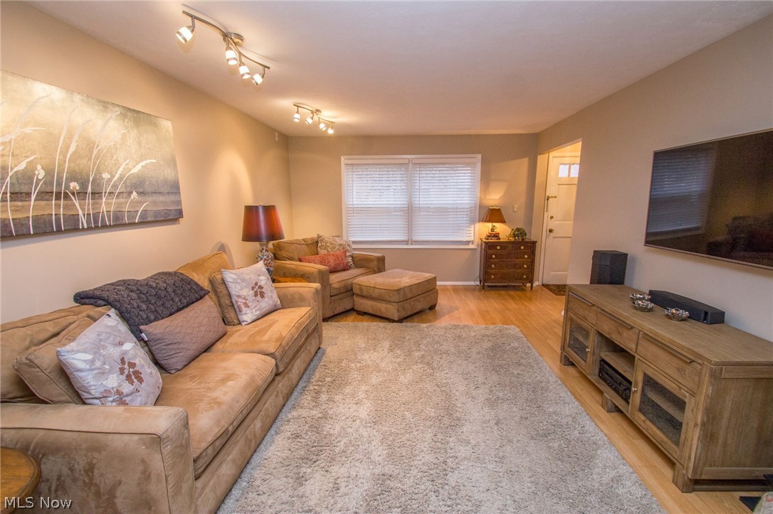 Colebrook Twnhse Condo - Residential