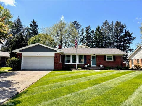 Homes For Sale - 7444 Carole Drive<br/> Mentor, OH 44060