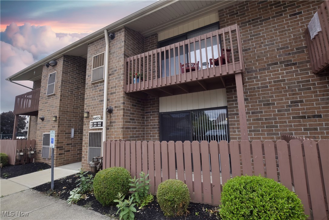 View Parma Heights, OH 44130 condo