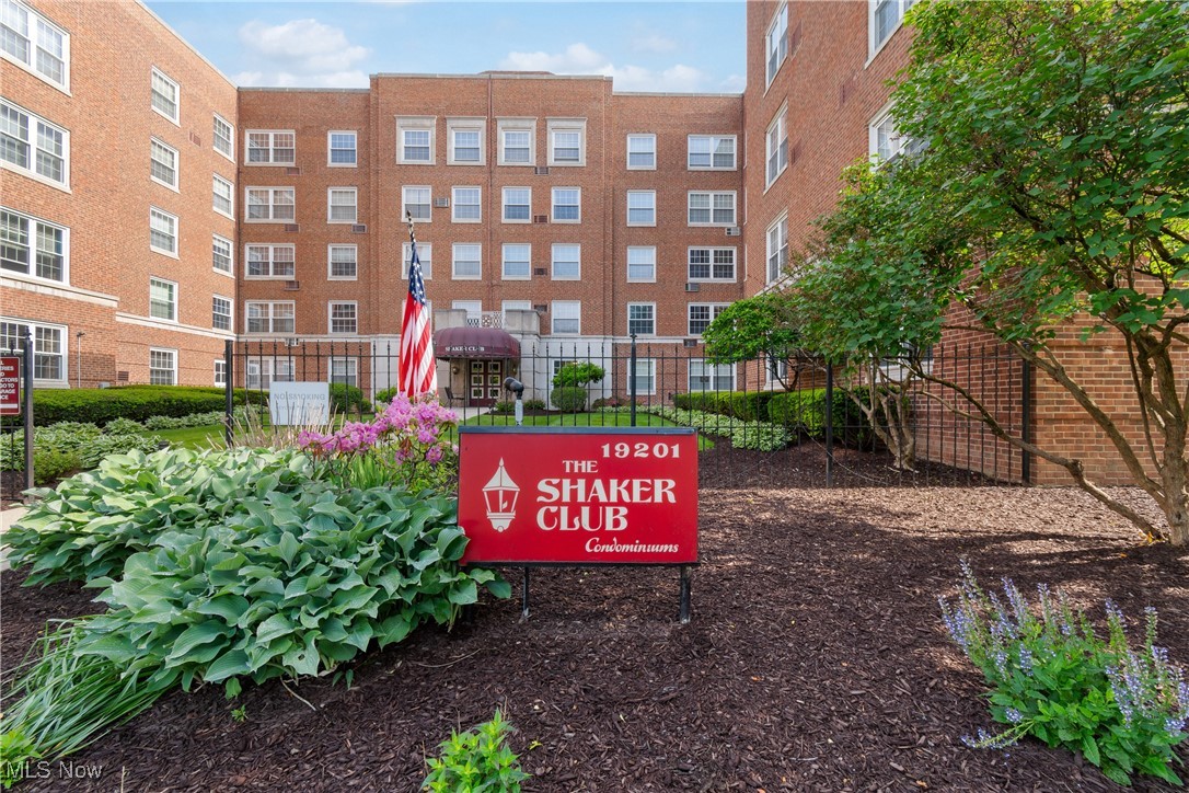 19101 Van Aken Boulevard 422