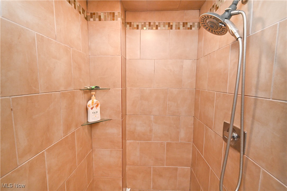 5642 Yorktown Lane, Austintown, Ohio image 33